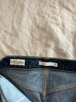 Levi's 70s high flare