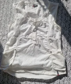 Levis top