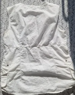 Levis top