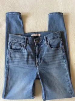 Levi’s W28 L 28