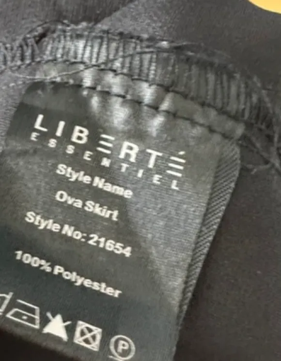 Liberté Essentiel Ova Skirt – sort satin nederdel str. L