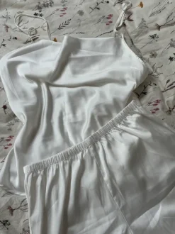 Śliczna satynowa piżamka Reserved