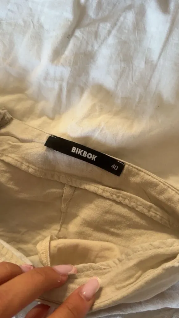 linne shorts