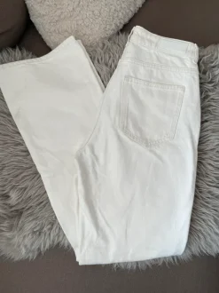 Ljusa jeans