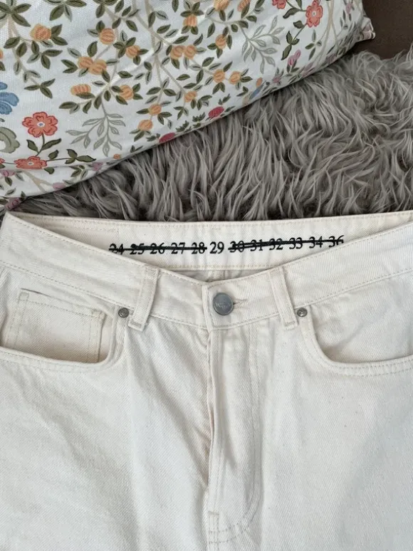 Ljusa jeans