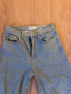 Ljusa jeans NAKD storlek 36