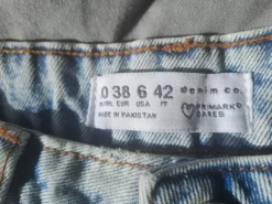 Ljusblå jeansshorts