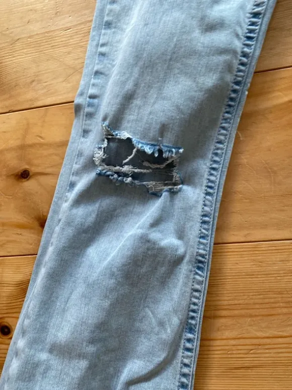 Ljusblåa jeans