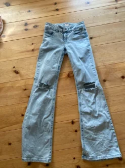 Ljusblåa jeans