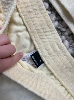 ljusgult frotte sett från Gina