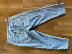 Loose mom jeans ultra high waist – ljus denim strl 40