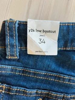 Low bootcut jeans