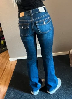 Low bootcut jeans