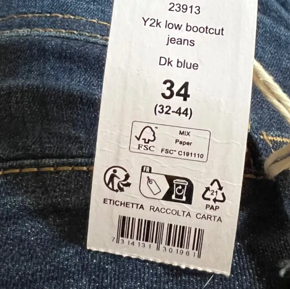 Low bootcut jeans