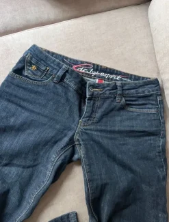 Low rise jeans