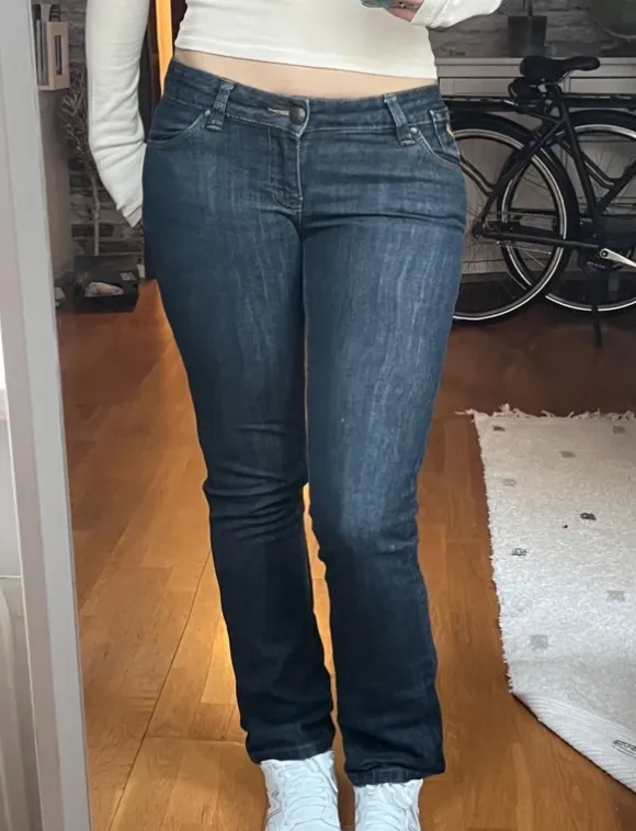 Low rise jeans