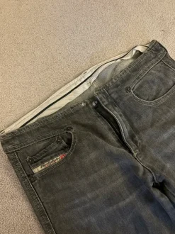 Low waist jeans