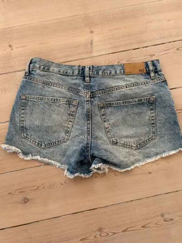 Low waist shorts