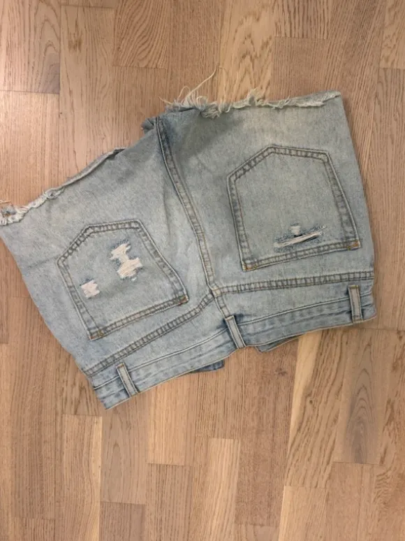 Lyseblå shorts