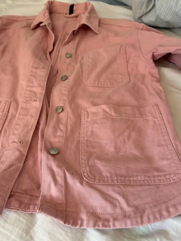 Lyserød jakke fra H&M