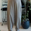 Massimo Dutti bukser fra 2026