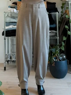 Massimo Dutti bukser fra 2026