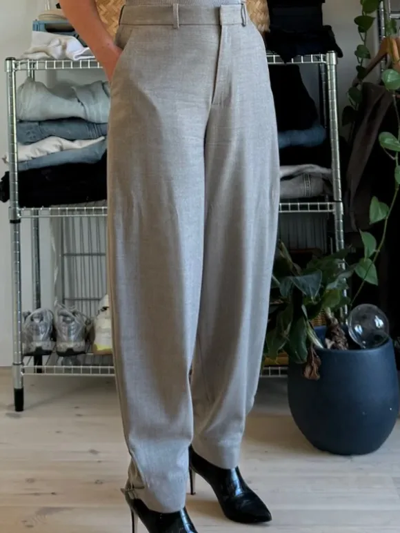 Massimo Dutti bukser fra 2026