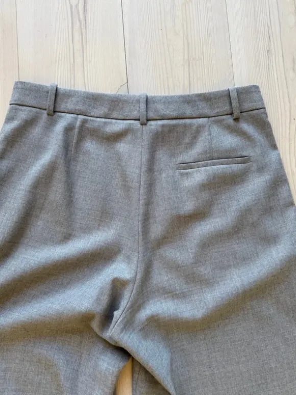Massimo Dutti bukser fra 2026