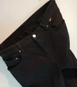 Mc jeans från Richa, svarta med knä och höftskydd