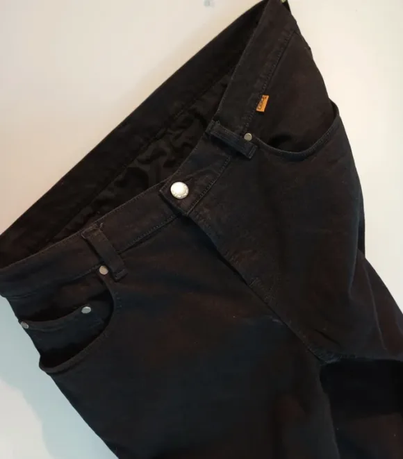 Mc jeans från Richa, svarta med knä och höftskydd