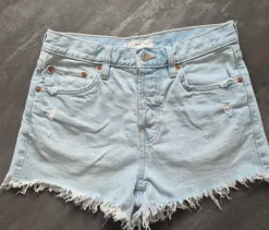 MNG shorts