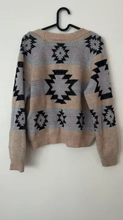 Mönstrad stickad kofta trendyol