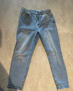 Mom jeans