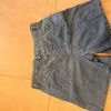 Mørke denim shorts