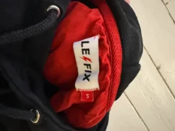 Mørkeblå Le Fix hættetrøje i small