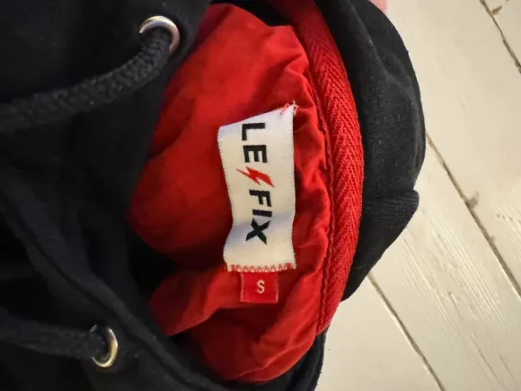 Mørkeblå Le Fix hættetrøje i small