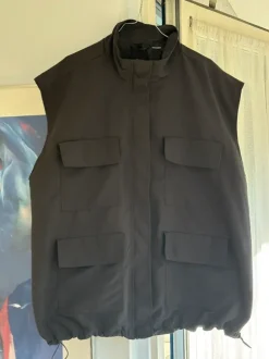 Mørkegrå vest