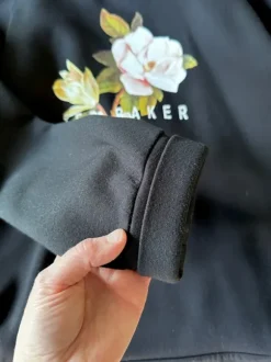 Musta Ted Baker -huppari