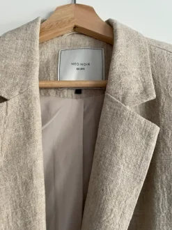 Neo Noir blazer i sand/beige farve
