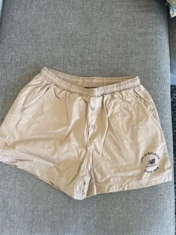 New Balance shorts i storlek S