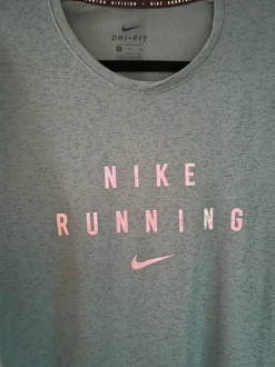Nike Funktions tränings T-shirt