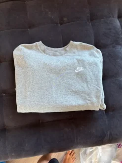 Nike sweatshirt