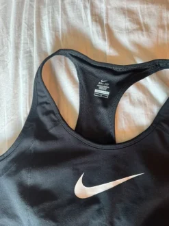 Nike top