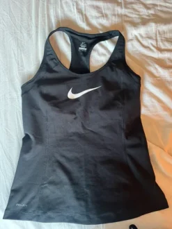 Nike top