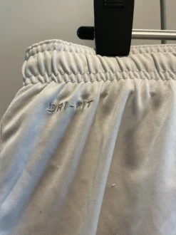 Nike träningsshorts vita, storlek S