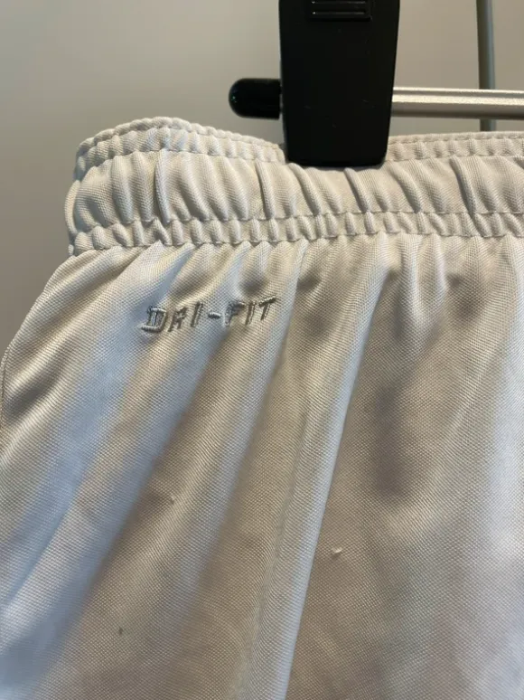 Nike träningsshorts vita, storlek S