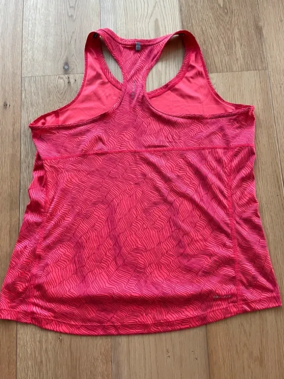 Nike træningstop. Str XL. Koral.