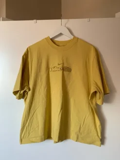Nike t-shirt