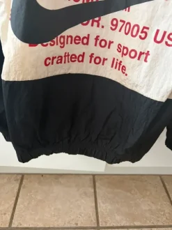 Nike vindjakke