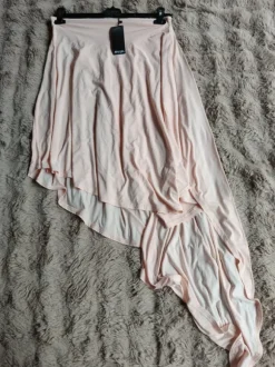 Nowa asymetryczna spódnica z spodenkami Nasty Gal brzoskwiniowy róż S 36 z metką